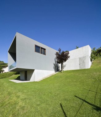 Dış modern tarzı villa