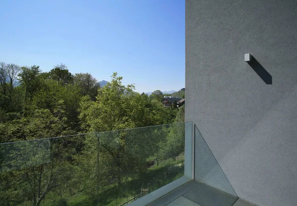 Zewnątrz balkon nowoczesnym stylu willi — Zdjęcie stockowe