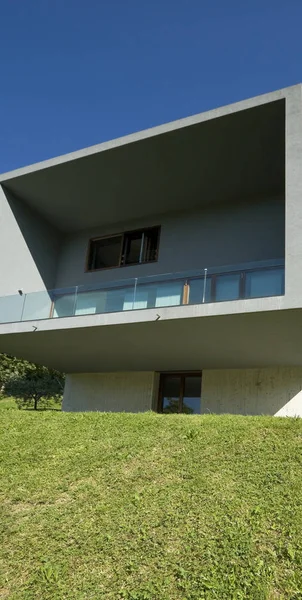 Dış modern tarzı villa