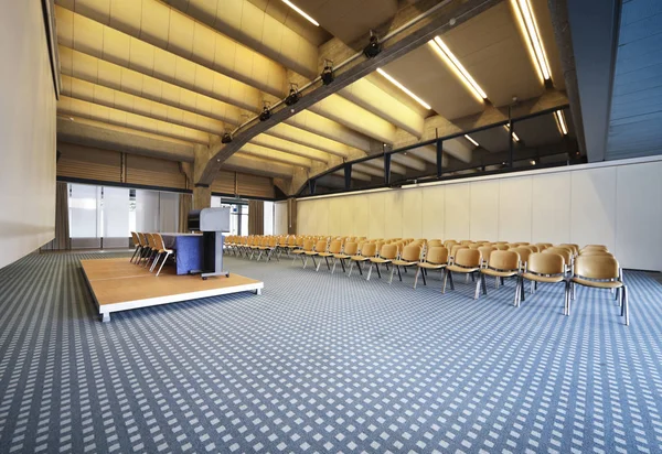 Intérieur d'une salle de conférence — Photo