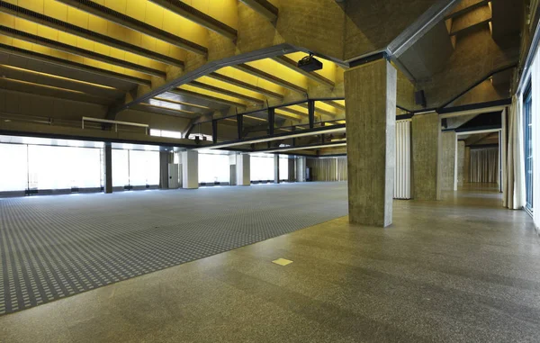 Intérieur d'une salle de conférence moderne — Photo