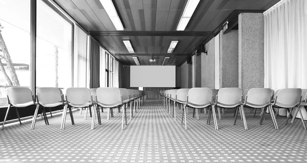 Interior de una moderna sala de conferencias — Foto de Stock