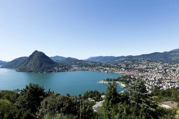 Panorama över Lugano-sjön — Stockfoto