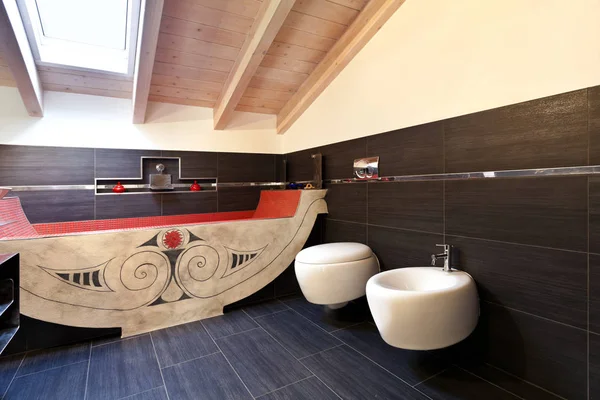 Interior, new loft furnished, bathroom with ethnic bath — Stock Image Interior New Loft Furnished Bathroom Ethnic Bath Stock Picture