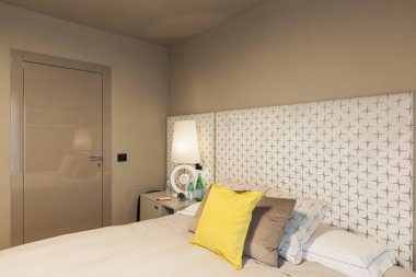 Gardırop şık yatak odası