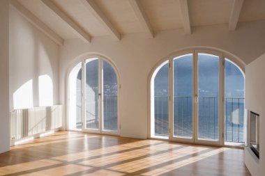 Orta şömineli modern oturma odası