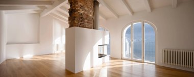 Orta şömineli modern oturma odası