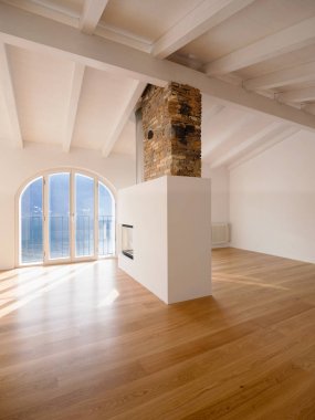 Orta şömineli modern oturma odası