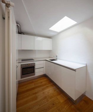 Modern mutfak önden görünümü