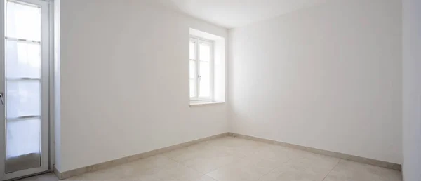 Intérieur de l'appartement vide moderne, chambre blanche vide — Photo