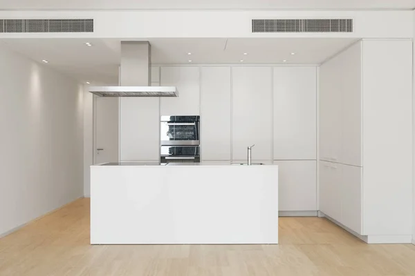 Large kitchen with island — Stock Photo, Image