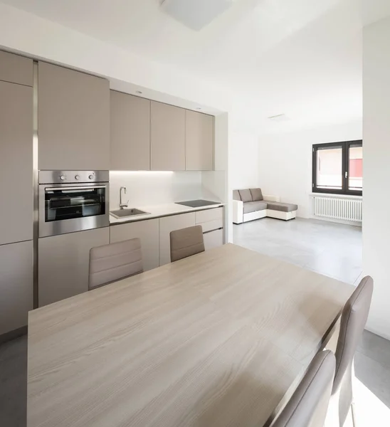 Cucina minimale in un appartamento moderno — Foto Stock