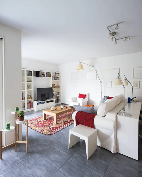 Interieur van modern ingerichte appartement, woonkamer — Stockfoto