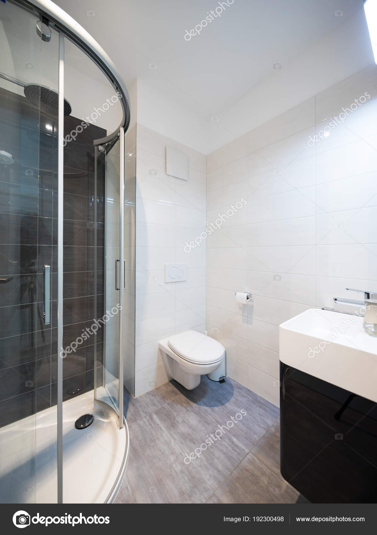 Interiores de moderno amueblado, cuarto de baño — Foto de stock