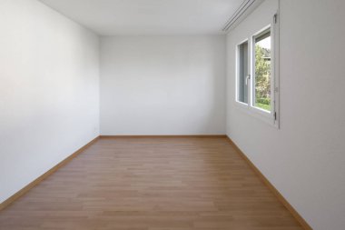 Parke ve pencere boş oda