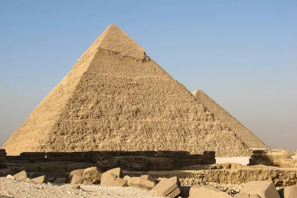 Вид на пирамиды Хафре и Хуфу в Гизе — стоковое фото