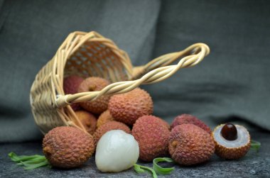 taze litchee meyveleri organik biyoeko