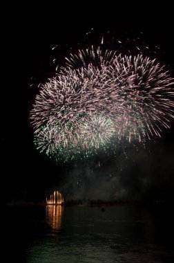 havai fişek renkli gece Nehri