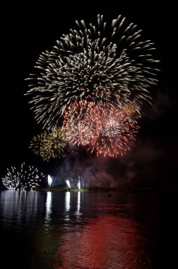 havai fişek renkli gece Nehri