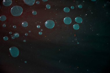 Buzun altında soyut kabarcıklar