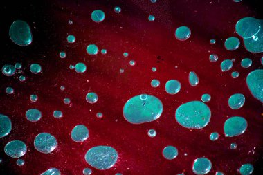 Buzun altında soyut kabarcıklar