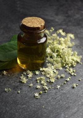 Mürver şurubu ev yapımı, organik.