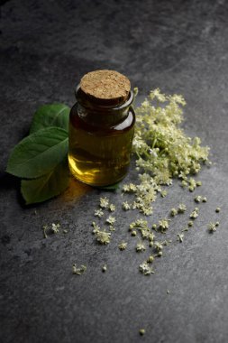 Mürver şurubu ev yapımı, organik.