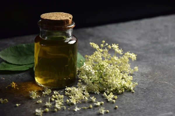 Mürver şurubu ev yapımı, organik.