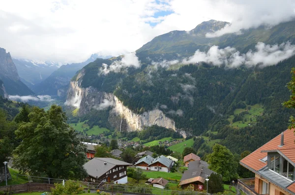 Paisagem montanhosa cênica na Suíça — Fotografia de Stock
