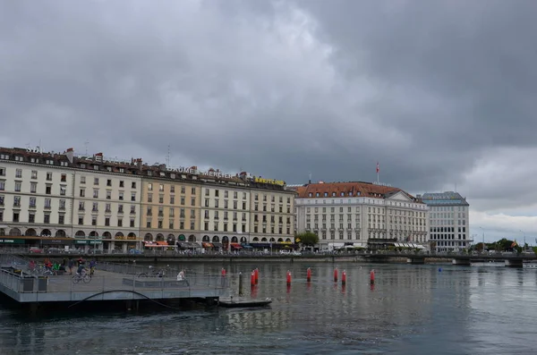 Cityscape, buildings exterior, Geneva street view, cloudy sky with copy space — Stock Photo, Image