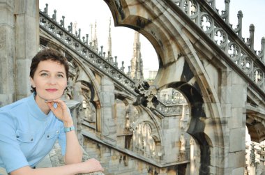 düşünceli kadın portresi