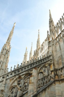  Milan şehrine gidiyor, kopya alanı ile en iyi görünümü göster