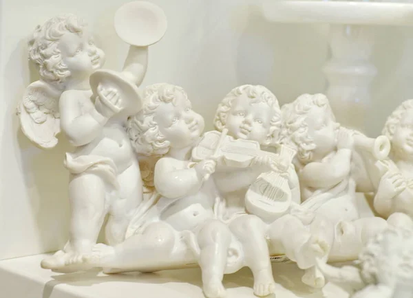 Estátuas Anjo Branco Tocando Instrumentos Musicais — Fotografia de Stock