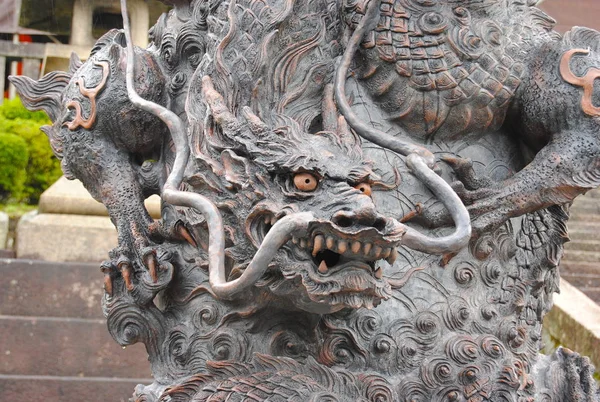 Sárkány Bronz Szobra Hosszú Bajusszal Kiotói Fushimi Inari Parkban — Stock Fotó