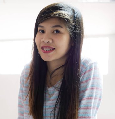 Arşivlerde çalışan kadın