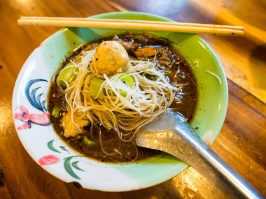 Şehriye çorbası Tayland yemeğidir