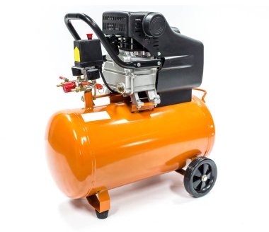 Beyaz arka plan üzerinde hava kompresörü