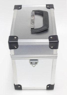 Gümüş aracı kutusu mühendisliği izole