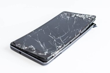 Bozuk ekranlı cep telefonu