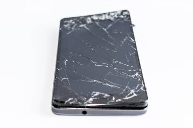 Bozuk ekranlı cep telefonu