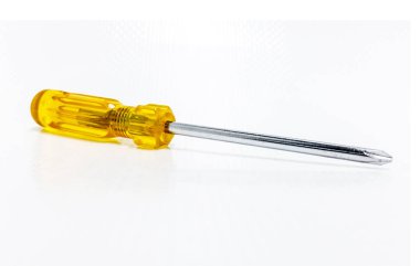 Beyaz arkaplanda tornavida