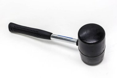 Beyaz arka plan üzerinde lastik çekiç