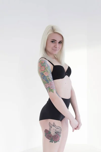 Model in zwarte lingerie — Stockfoto