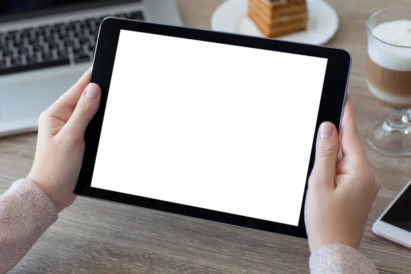 Trzymając się za ręce kobieta tablet komputer typu Pc z ekranem na białym tle — Zdjęcie stockowe
