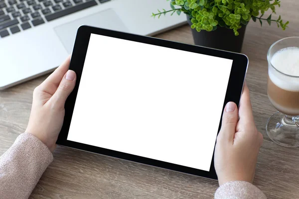 Mãos mulher segurando tablet PC computador com tela isolada — Fotografia de Stock