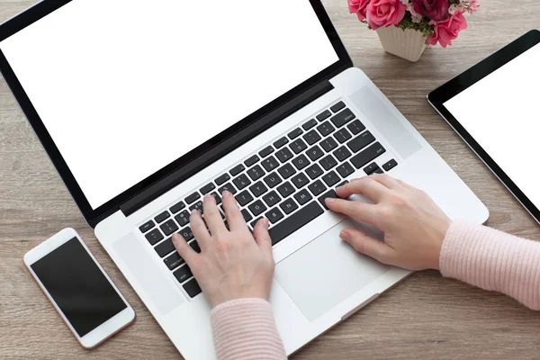 Mujer manos portátil y computadora tableta teléfono pantalla aislada — Foto de Stock