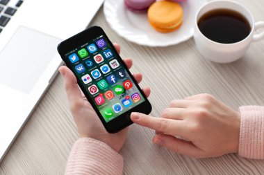 ünlü markaların sosyal ağ iphone 7 programları ayarla 