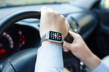 Adam akıllı dokunma izle ana ekran simgeleri apps ile eller