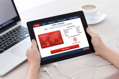 Tablet shoping parmak izi kredi kartı No holding kadın eller