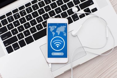 Beyaz telefon ile ücretsiz wi-fi ekran aramak için kullanma
